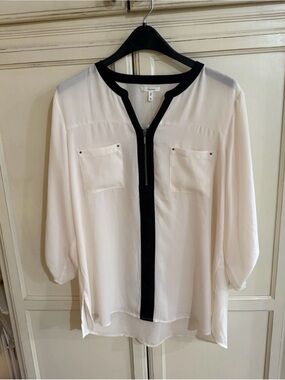Maurices XL Cream Blouse with Black Trim and Zip New With Tags